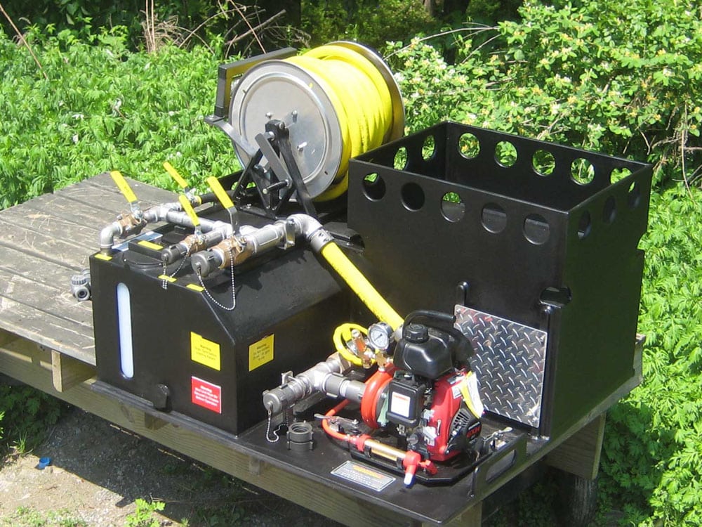 <p><strong>21</strong><br><em>Optional poly-basket with lashing loops.</em></p>